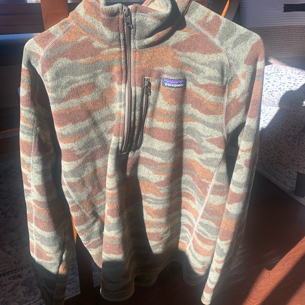 Patagonia Men's Green and Brown Zip-Up Sweater